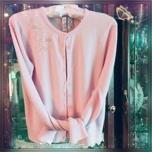 🎄next era Soft Pink Sweater ~Embroidery Accents🎄